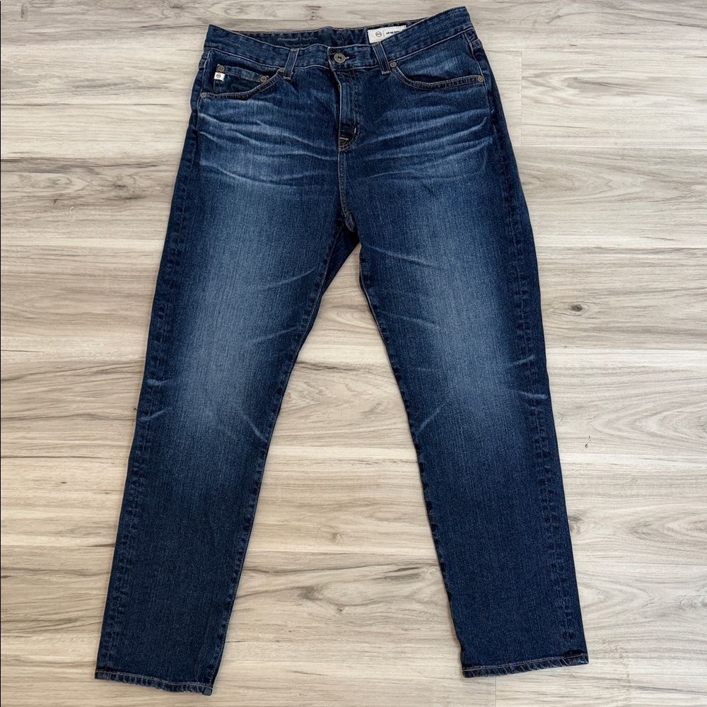 AG women’s Classic Blue Jeans size 28